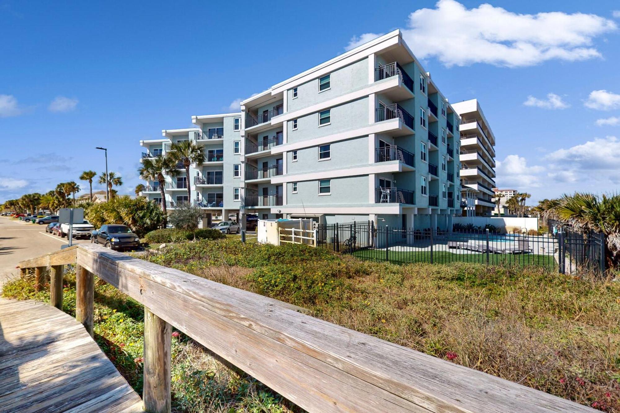 Jax Beach Oceanfront Getaway Jacksonville Beach Rum bild